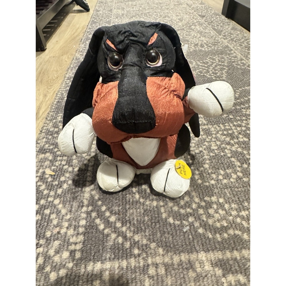 Vintage Gemmy Dancing Hound Dog Dances To Shake Your booty NEW 2000 Long Ears